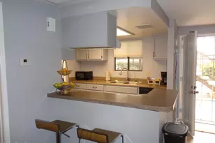 1352 E Highland Ave, Phoenix, AZ 85014 - Photo 9