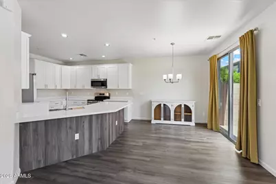 1433 N 80th Lane, Phoenix, AZ 85043 - Photo 7