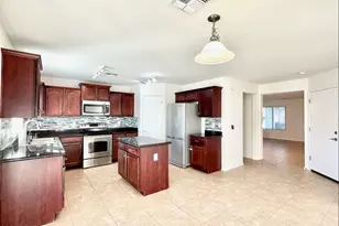 2019 E Lindrick Dr, Gilbert, AZ 85298 - Photo 5