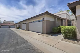3221 N 37th St, Phoenix, AZ 85018 - Photo 1