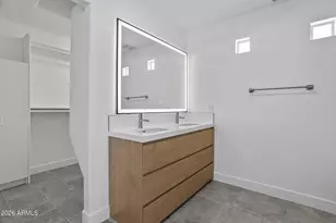 3221 N 37th St, Phoenix, AZ 85018 - Photo 7