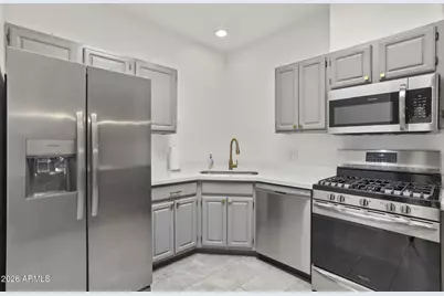 3221 N 37th Street #18, Phoenix, AZ 85018 - Photo 5