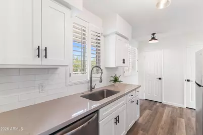 3242 E Camelback Road #204, Phoenix, AZ 85018 - Photo 23