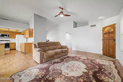 8021 W Paradise Drive, Peoria, AZ 85345 - Photo 7