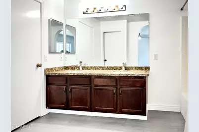 1360 S Portland Avenue, Gilbert, AZ 85296 - Photo 13