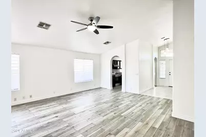 1360 S Portland Avenue, Gilbert, AZ 85296 - Photo 7