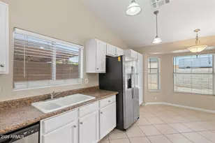 10248 W Medlock Dr, Glendale, AZ 85307 - Photo 41