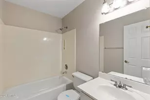 10248 W Medlock Dr, Glendale, AZ 85307 - Photo 11