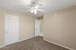 10248 W Medlock Dr, Glendale, AZ 85307 - Photo 9