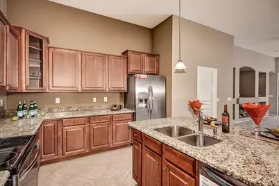 13505 W Catalina Drive, Avondale, AZ 85392 - Photo 5