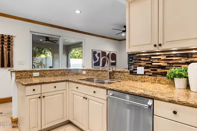 149 N Country Club Drive, Phoenix, AZ 85014 - Photo 23