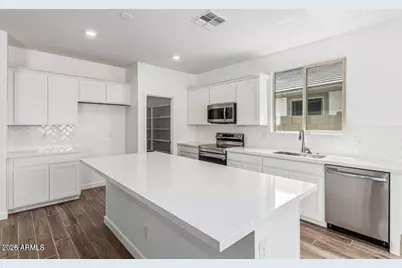 18348 W Villa Hermosa Lane, Surprise, AZ 85387 - Photo 5