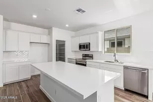 18348 W Villa Hermosa Ln, Surprise, AZ 85387 - Photo 5