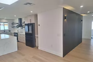 1835 E Manhatton Dr, Tempe, AZ 85282 - Photo 3