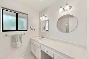 3827 E Mercer Ln, Phoenix, AZ 85028 - Photo 17