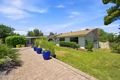 3827 E Mercer Lane, Phoenix, AZ 85028 - Photo 31