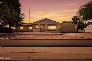 3827 E Mercer Ln, Phoenix, AZ 85028 - Photo 1