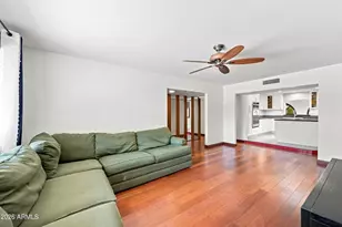 3827 E Mercer Ln, Phoenix, AZ 85028 - Photo 9