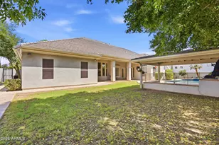302 S Tucana Ct, Gilbert, AZ 85296 - Photo 43