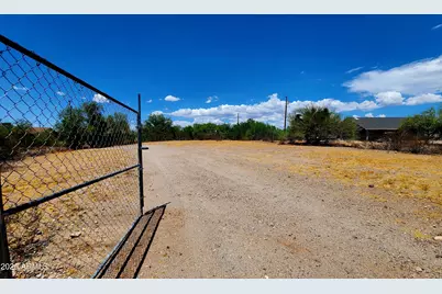 455 W Green Road, Morristown, AZ 85342 - Photo 3