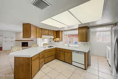 2302 E Lincoln Circle, Phoenix, AZ 85016 - Photo 13