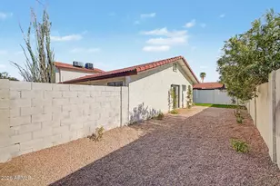 2824 E Waltann Ln, Phoenix, AZ 85032 - Photo 25