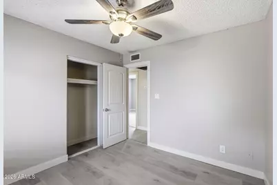 4625 N 75th Lane, Phoenix, AZ 85033 - Photo 17