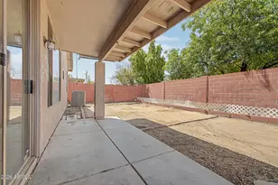 6622 W Golden Ln, Glendale, AZ 85302 - Photo 35