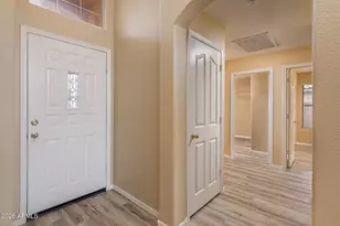 12566 W Palm Ln, Avondale, AZ 85392 - Photo 9