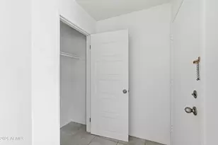 5525 E Thomas Rd, Phoenix, AZ 85018 - Photo 11