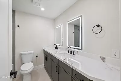 12240 N 26th Drive, Phoenix, AZ 85029 - Photo 9