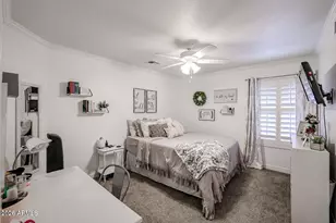 10405 W Patrick Ln, Peoria, AZ 85383 - Photo 11
