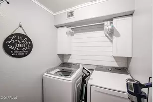 10405 W Patrick Ln, Peoria, AZ 85383 - Photo 15