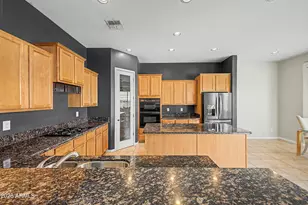 1902 E Desert Ln, Phoenix, AZ 85042 - Photo 13