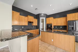 1902 E Desert Ln, Phoenix, AZ 85042 - Photo 3