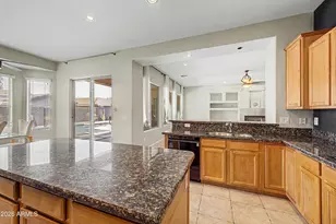 1902 E Desert Ln, Phoenix, AZ 85042 - Photo 15