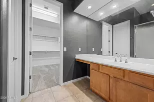 1902 E Desert Ln, Phoenix, AZ 85042 - Photo 23