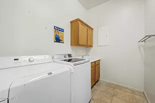 1902 E Desert Ln, Phoenix, AZ 85042 - Photo 33