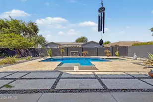 1902 E Desert Ln, Phoenix, AZ 85042 - Photo 35