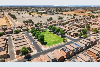 2012 N 78th Glen, Phoenix, AZ 85035 - Photo 27