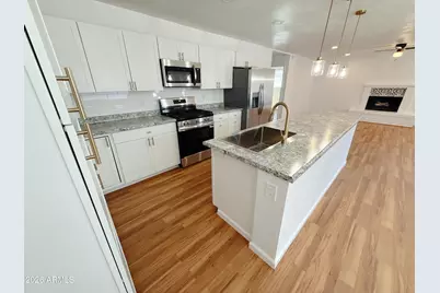 13028 W Greenway Road, Surprise, AZ 85374 - Photo 7