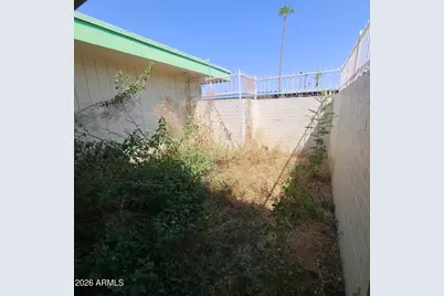 11066 W Coggins Drive, Sun City, AZ 85351 - Photo 17