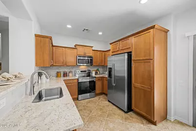 2163 W Scully Drive, Phoenix, AZ 85023 - Photo 11