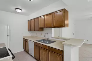 10610 S 48th St, Phoenix, AZ 85044 - Photo 13