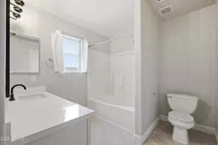 3626 W Saguaro Park Ln, Glendale, AZ 85310 - Photo 29