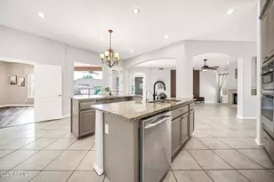 6521 W Hill Ln, Glendale, AZ 85310 - Photo 15