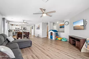 659 S Hazel Ct, Gilbert, AZ 85296 - Photo 7