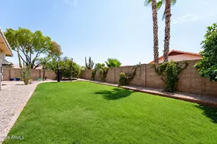 2243 E Robin Ln, Phoenix, AZ 85024 - Photo 33