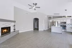 2243 E Robin Ln, Phoenix, AZ 85024 - Photo 17