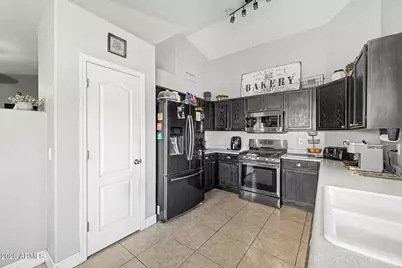 194 W Shannon Street, Gilbert, AZ 85233 - Photo 7